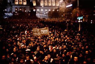 Anti-Communist protesters, November 20, 1989
