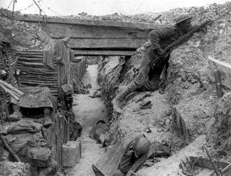 Британский окоп около дороги Альбер-Бапом во время Битвы на Сомме, июль 1916