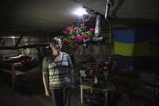 Бывшая медсестра Наталья Леус живет в бомбоубежище Харькова. Она переехала сюда из поселка Кутузовка на востоке области, которая находится под обстрелами.